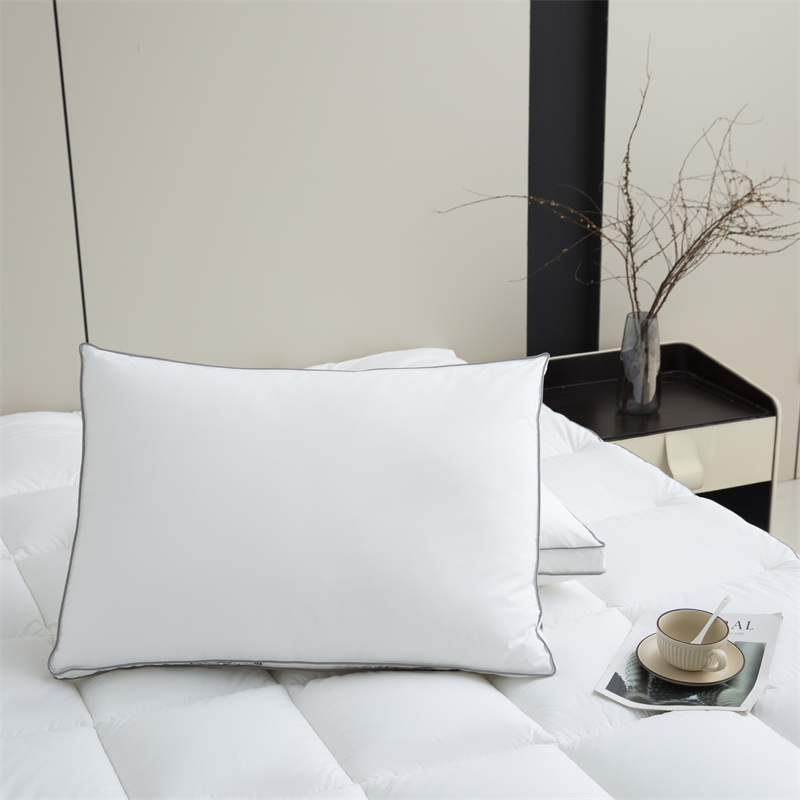 Özelleştirilmiş Baskı Logo Mikrofiber Dolgulu 40'lı Yıllar Borulu Yatak Topperlı Downproof Kumaş Özelleştirilmiş Baskı Logo Mikrofiber Dolgulu 40'lı Yıllar Borulu Yatak Topperlı Downproof Kumaş